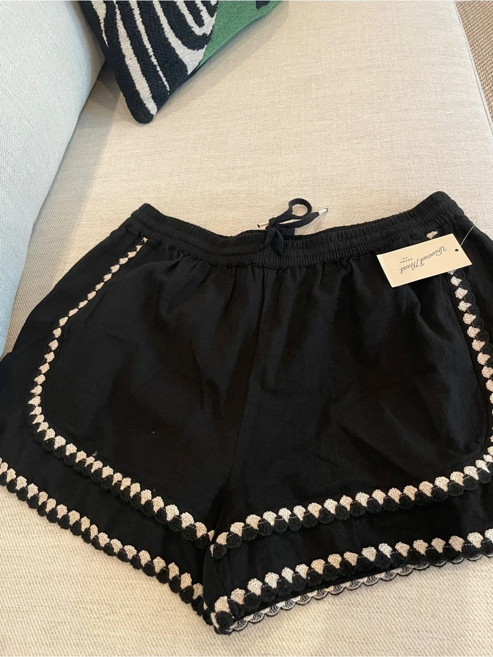 NWT Mid-Rise Pull-On Shorts - Universal Thread XL - Picture 1 of 6